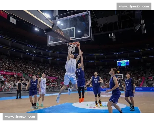 篮球赛事分析：全面解读球队表现、战术布局与关键球员影响