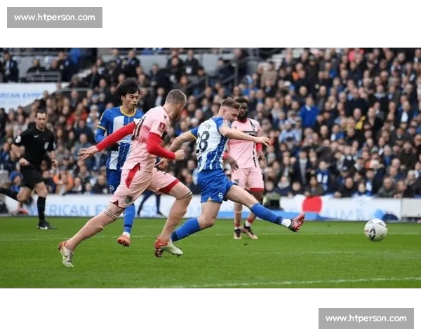 精彩足球对决上演 两队激烈厮杀 战果悬念迭起 赛后数据揭示比赛全貌 - 副本 - 副本 - 副本