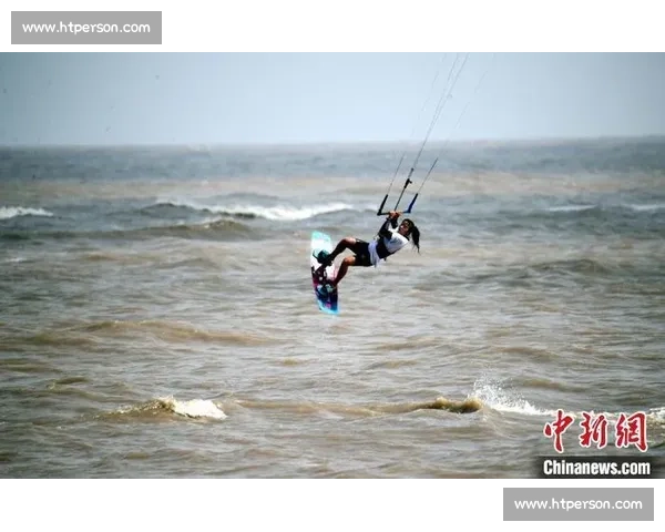 逐浪巅峰全球冲浪高手齐聚海岸展开速度与勇气的极限对决盛会传奇 - 副本 (6) - 副本 - 副本 - 副本